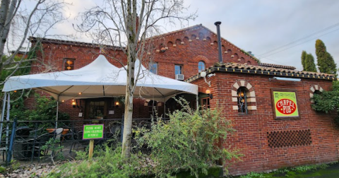 The Cozy Restaurant In Oregon That’s Perfect For An Intimate Dinner