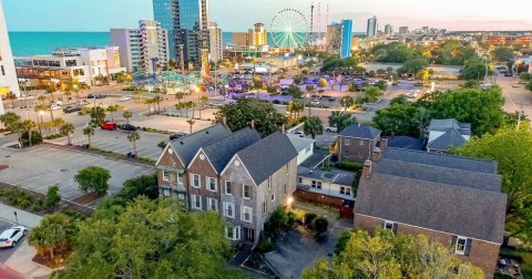 This Unique 3-Story Airbnb In Myrtle Beach Features A Hot Tub, Arcade, And Views Of The Skywheel