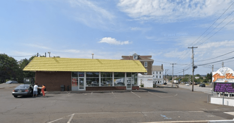 You'll Never Look At Donuts The Same Way After Trying Yum Yum Bake Shops In Pennsylvania