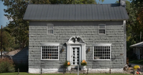 What Was Once A Temporary Civil War Hospital, The Historic Weaver House Of Ozark Is A Fascinating Place To Stay In Missouri