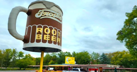 With It's Own Mini Golf Course, This Incredible Restaurant In Minnesota Is Perfect For Families