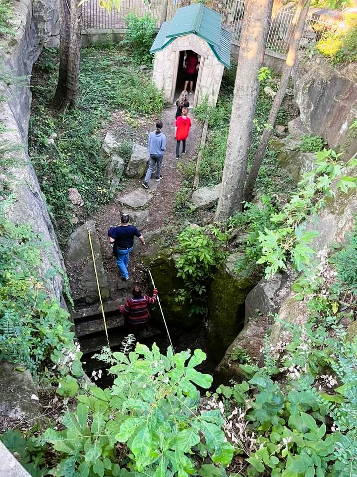 abandoned attraction in Arkansas