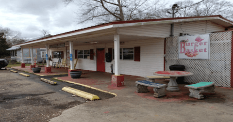 The Largest Burgers In Mississippi Require Two Hands At The Burger Basket