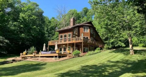 This Vintage Cabin In Indiana Is The Perfect Place For A Relaxing Getaway