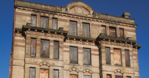 The Incredible Hotel In Massachusetts That Has Been Left In Ruins