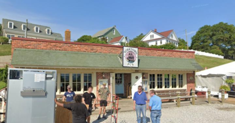 The Largest Crab Cake In Virginia Practically Falls Off The Plate At Yorktown Pub