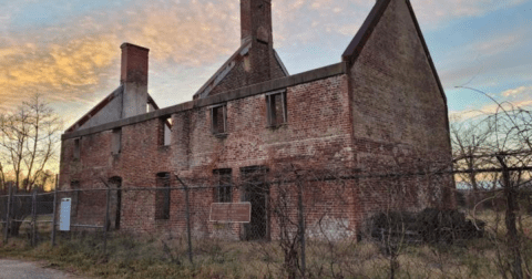 The Incredible Mansion In Maryland That Has Been Left In Ruins