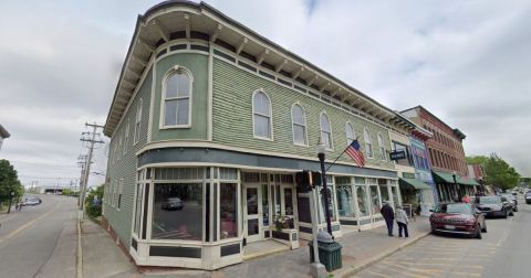 You'll Never Look At Donuts The Same Way After Trying Ruckus Donuts In Maine