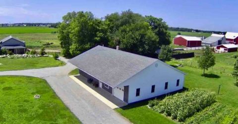 Escape To The Countryside When You Stay At This Rural Airbnb In Indiana