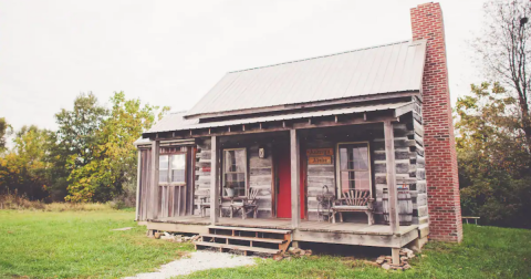 Escape To The Countryside When You Stay At This Rural Airbnb In Illinois