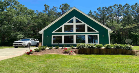 Escape To The Countryside When You Stay At This Rural Airbnb In Mississippi