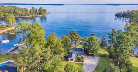 3 Waterfront Retreats In South Carolina That Are Perfect For Warm Weather Adventures