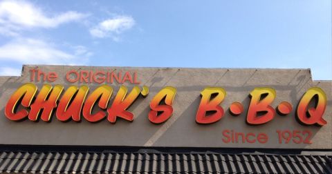 This Drive-Thru Barbecue Spot In Illinois Has Been Serving Delicious Eats Since 1952