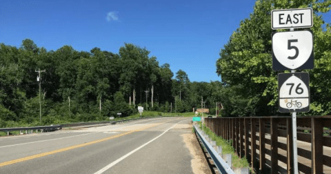 The Breathtaking Scenic Drive Through Virginia That Runs Along The James River