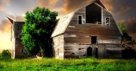 The Incredible Homes In North Dakota That Have Been Left In Ruins