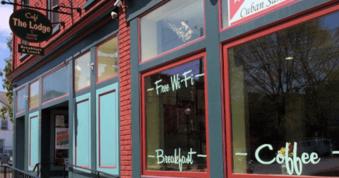 The Outdoor Cafe In Pennsylvania That Is The Prettiest Place To Enjoy A Warm Afternoon