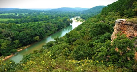 The Breathtaking Scenic Drive Through Oklahoma That Runs Along The Illinois River