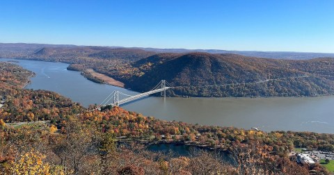 The Breathtaking Scenic Drive Through New York That Runs Along The Hudson River